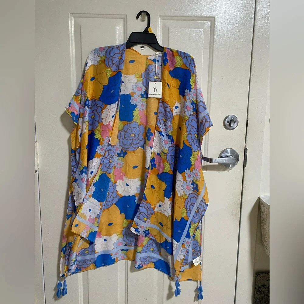 ⭐️New DO EVERYTHING IN LOVE
Floral Print Kimono - Picture 7 of 15